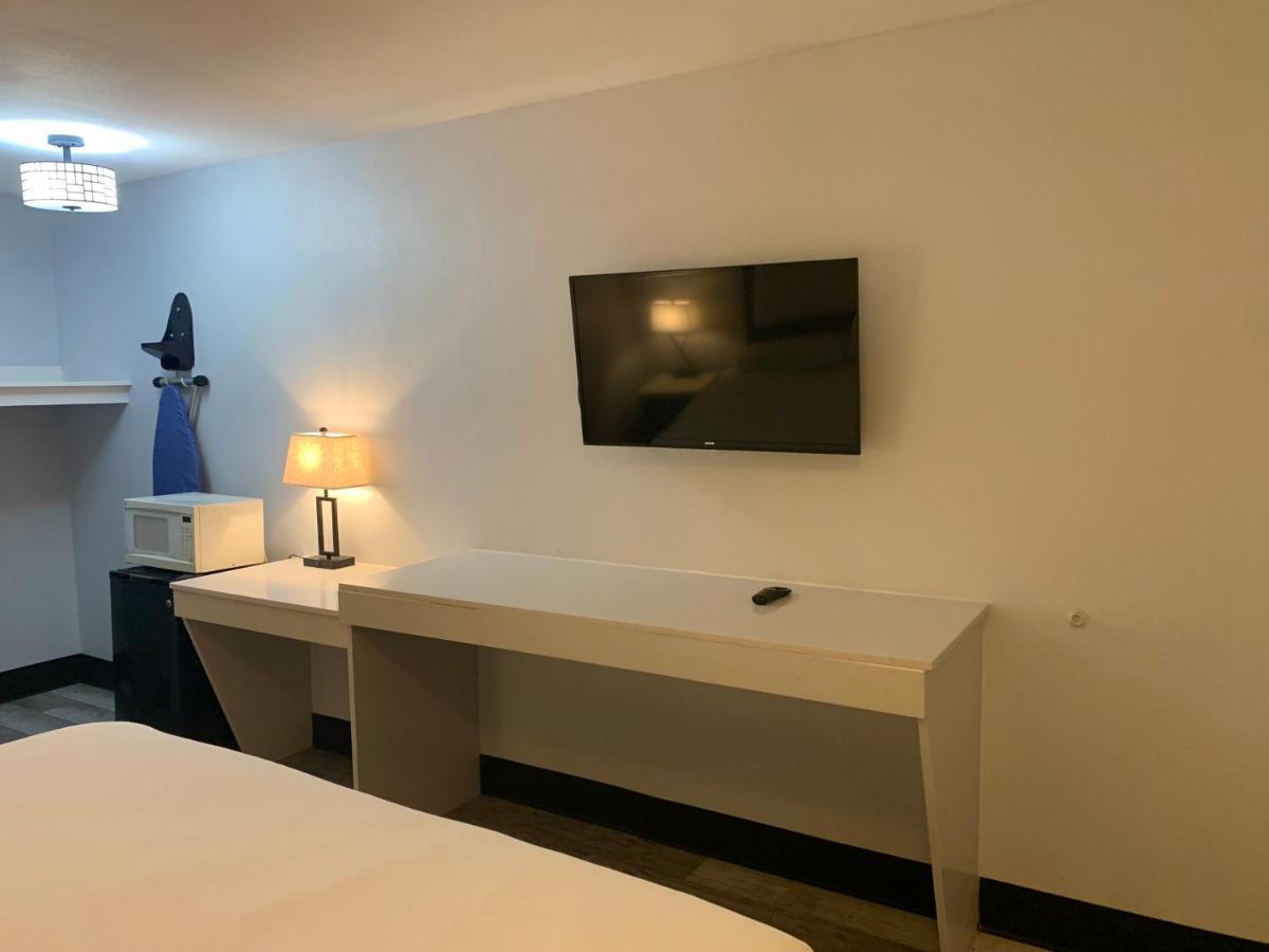 Rodeway Inn Midland Eksteriør billede
