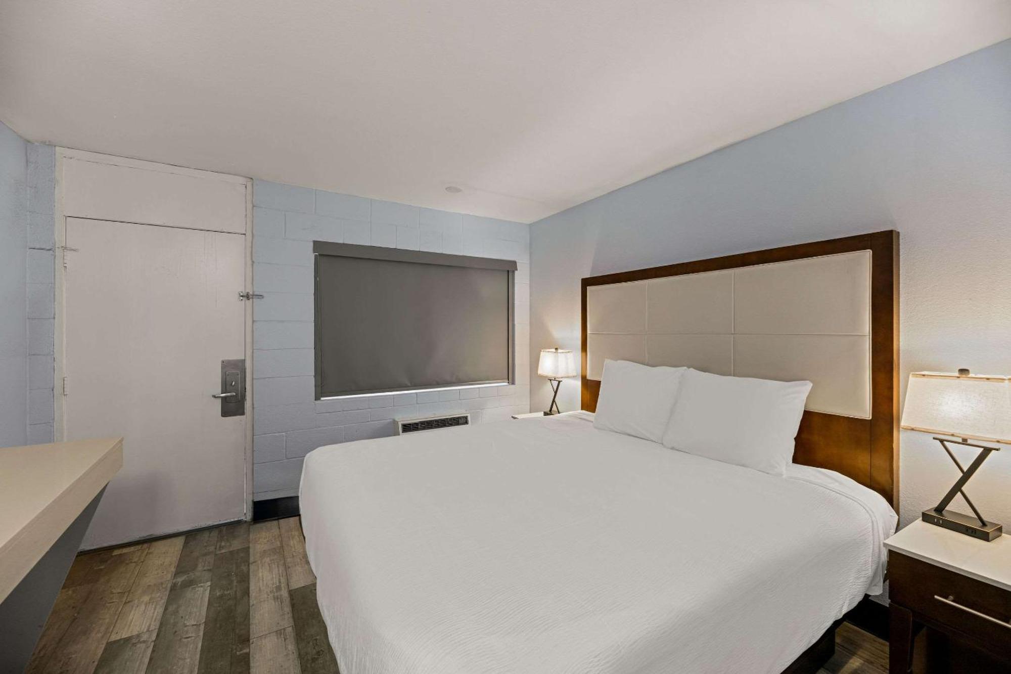 Rodeway Inn Midland Eksteriør billede