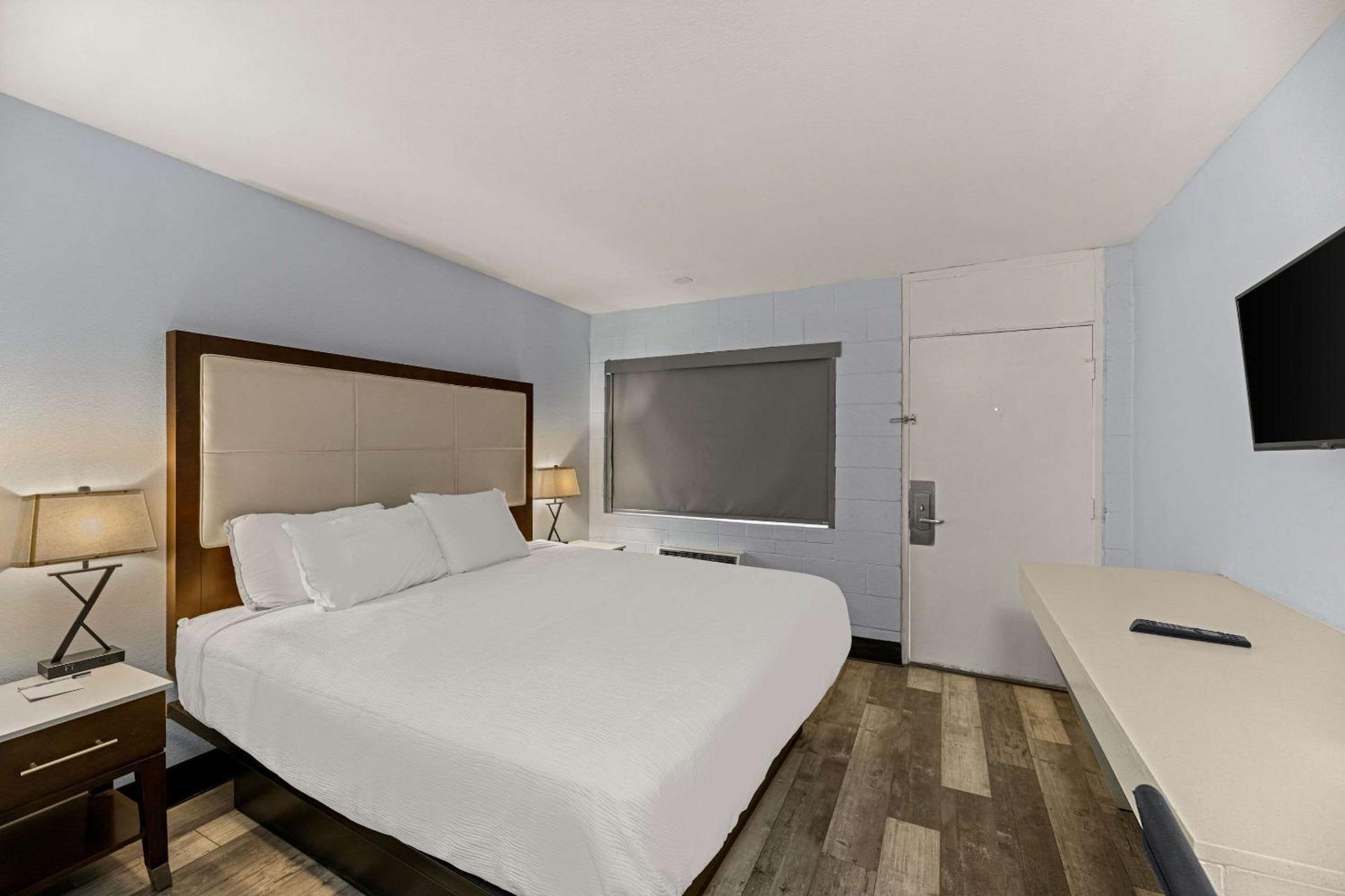 Rodeway Inn Midland Eksteriør billede